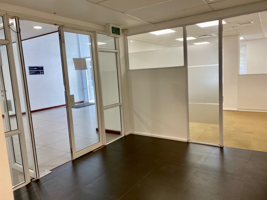 To Let commercial Property for Rent in Mouille Point Western Cape